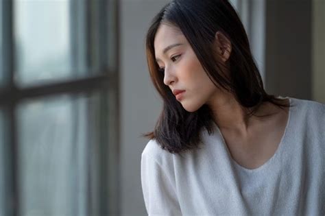 寂し そう な 人|どこか寂しそうな人の7つの心理。そんな女性はほっとけない.